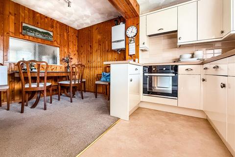 3 bedroom end of terrace house for sale, West Street, Portchester