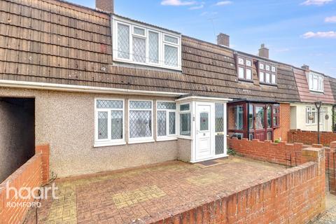 16 Chigwell View, Romford, RM5 2JH