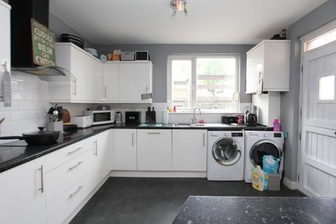 81 Broad Street, Barry, CF62 7AG