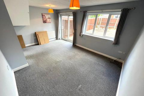 3 bedroom semi-detached house to rent, Warren Hill, Newhall, Swadlincote, DE11