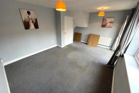 3 bedroom semi-detached house to rent, Warren Hill, Newhall, Swadlincote, DE11