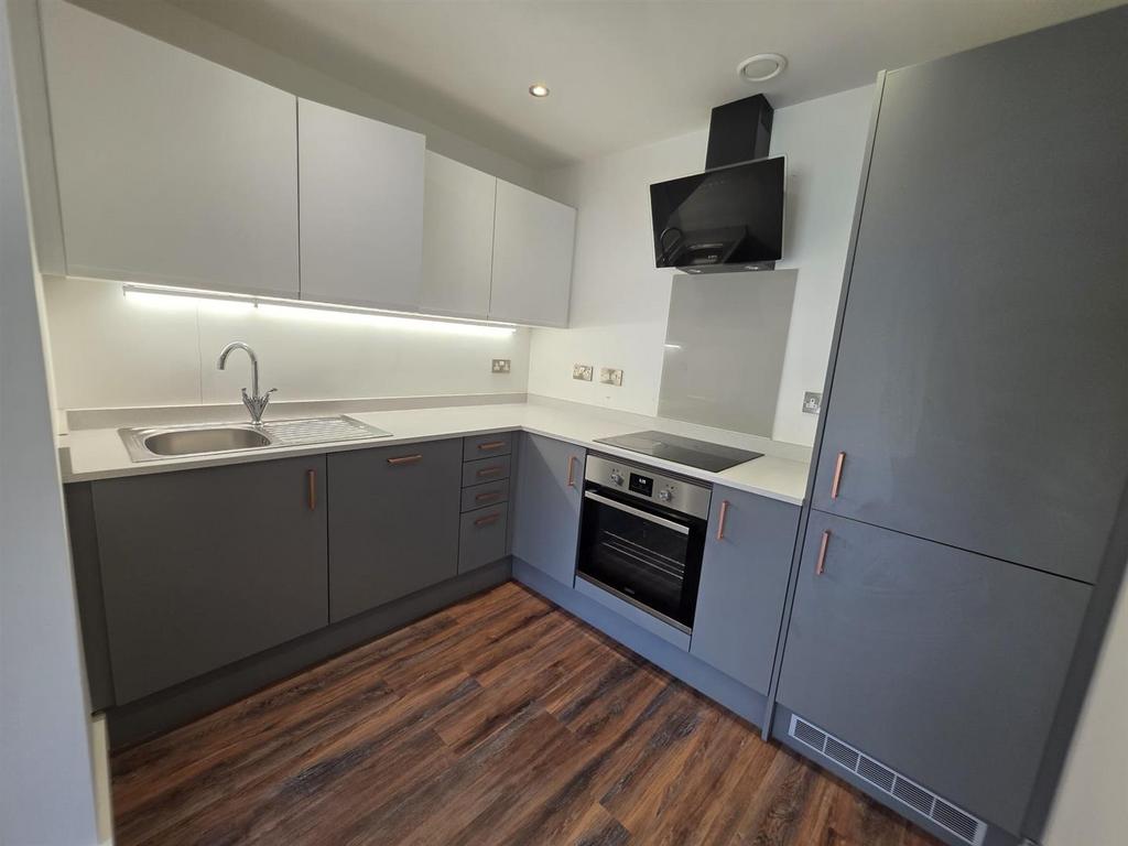 Kitchen 2.jpg
