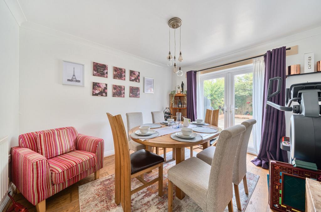 1301683 9 6840693...