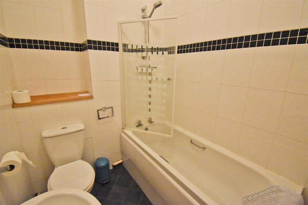 Bathroom.jpg
