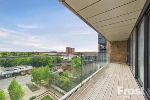 2 bedroom apartment for sale, High Street, Staines-upon-Thames, Surrey, TW18