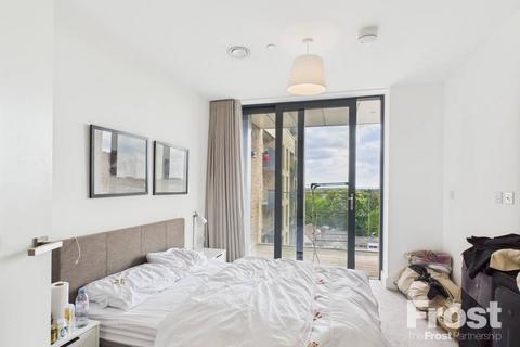 2 bedroom apartment for sale, High Street, Staines-upon-Thames, Surrey, TW18