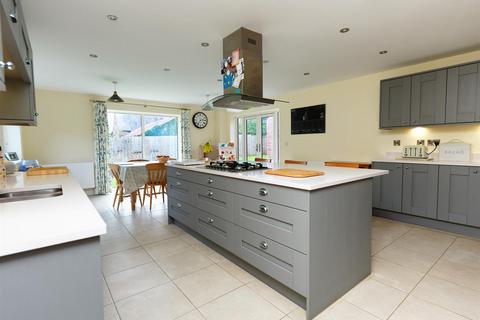 5 bedroom detached house for sale, Knights Grove, Knockin, Oswestry, SY10 8PU.
