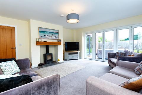5 bedroom detached house for sale, Knights Grove, Knockin, Oswestry, SY10 8PU.