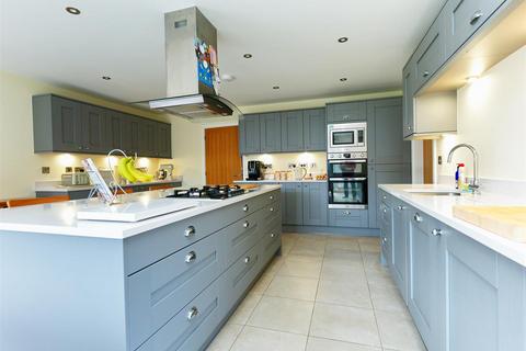 5 bedroom detached house for sale, Knights Grove, Knockin, Oswestry, SY10 8PU.
