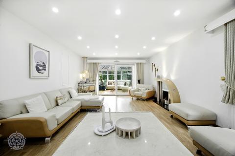 5 bedroom detached house for sale, Owlerbarrow Road, Bury, Greater Manchester, BL8 1RD