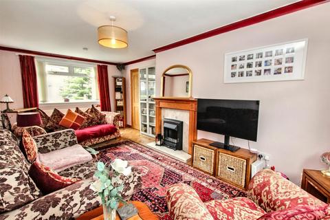 27 Stuart Drive, Lanark, ML11 7HF