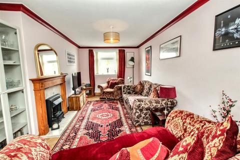 27 Stuart Drive, Lanark, ML11 7HF