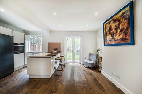 22 Caesars Walk, Mitcham, CR4 4LE