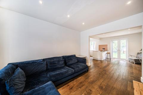 22 Caesars Walk, Mitcham, CR4 4LE