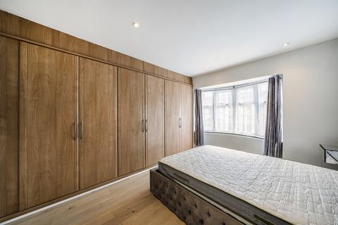 22 Caesars Walk, Mitcham, CR4 4LE