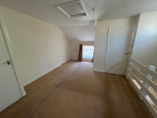 UPSTAIRS2.jpg