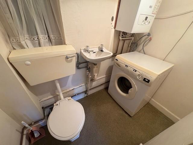 DOWNSTAIRS TOILET.jpg