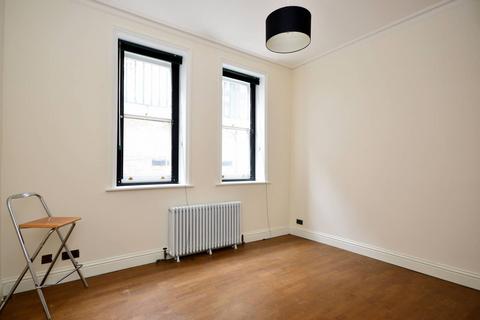 Studio to rent, Hanson Street, Fitzrovia, London, W1W