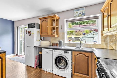 3 bedroom semi-detached house for sale, Neilson Close, Middleton M24