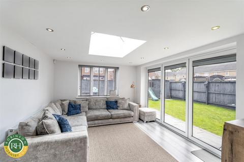93 Athelstane Crescent, Edenthorpe, Doncaster, DN3 2NF