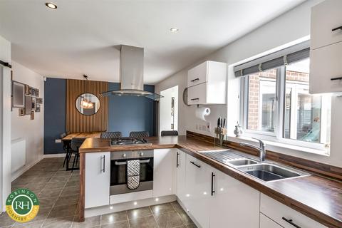 93 Athelstane Crescent, Edenthorpe, Doncaster, DN3 2NF