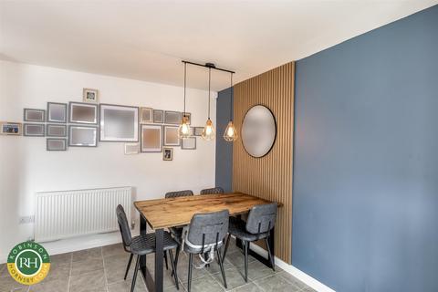 93 Athelstane Crescent, Edenthorpe, Doncaster, DN3 2NF