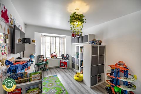 93 Athelstane Crescent, Edenthorpe, Doncaster, DN3 2NF