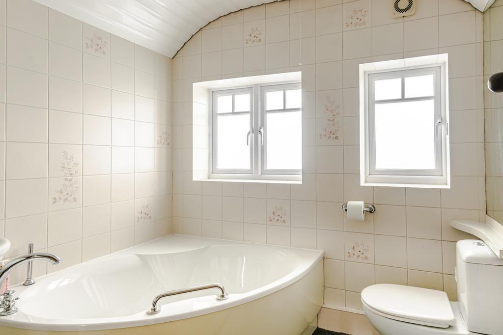 Bathroom1