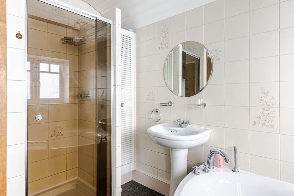 Bathroom2