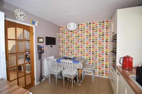 3 Honing Drive, Southwell, NG25 0LB