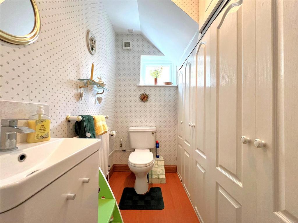 Guest wc.jpg