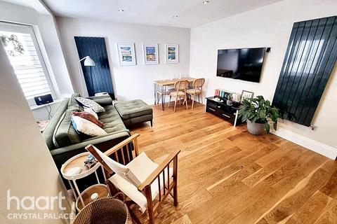 2 bedroom flat for sale, Whiteley Road, London