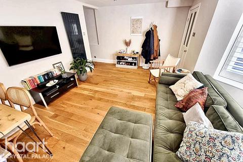 2 bedroom flat for sale, Whiteley Road, London