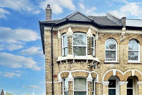 2 bedroom flat for sale, Whiteley Road, London