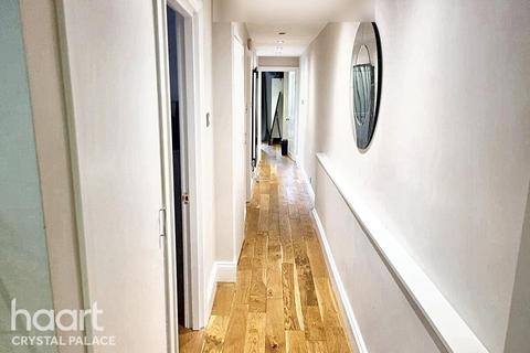 15a Whiteley Road, London, SE19 1JU