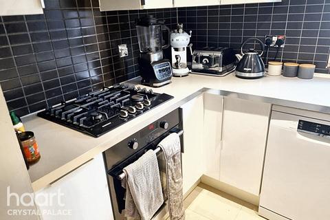 15a Whiteley Road, London, SE19 1JU