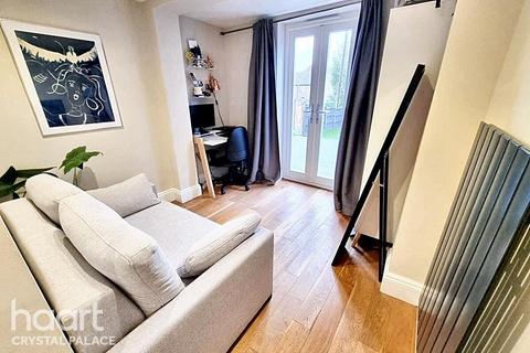 15a Whiteley Road, London, SE19 1JU