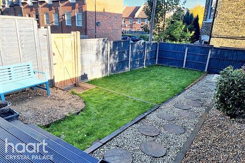15a Whiteley Road, London, SE19 1JU