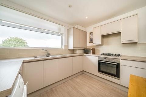 3 bedroom maisonette for sale, Park Gate Court, Hampton TW12