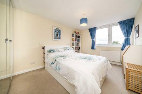 3 bedroom maisonette for sale, Park Gate Court, Hampton TW12