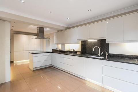 5 bedroom detached house for sale, Holly Lane, Banstead