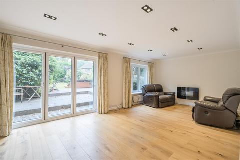 undefined, Holly Lane, Banstead