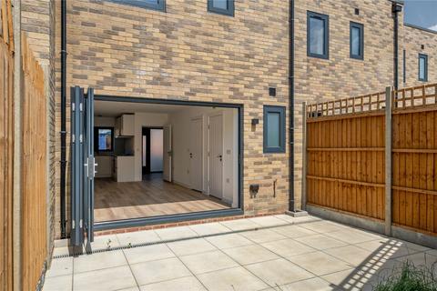 2 bedroom end of terrace house for sale, Holmwood Road, Enfield