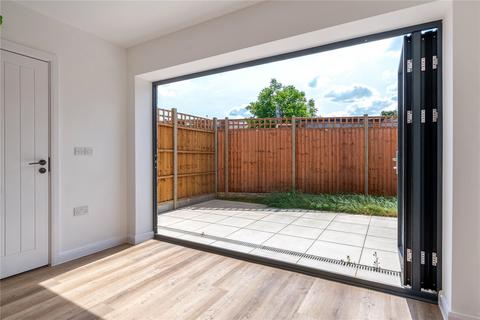 2 bedroom end of terrace house for sale, Holmwood Road, Enfield