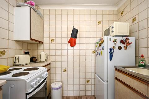 1 bedroom retirement property for sale, The Avenue, Eastbourne