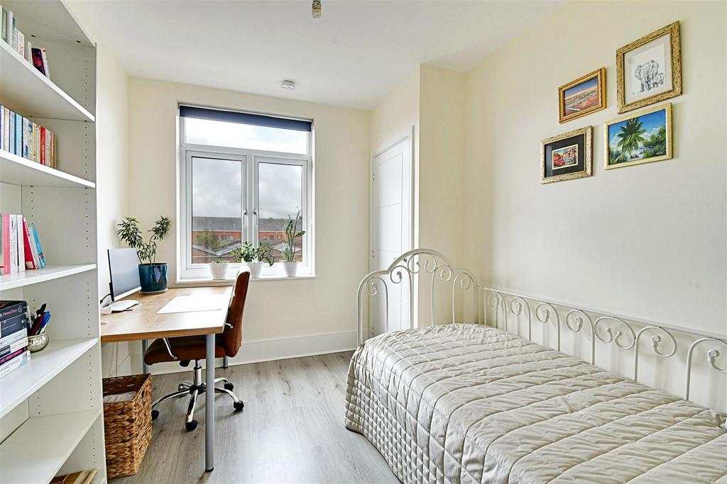 Bedroom 2 1.jpg