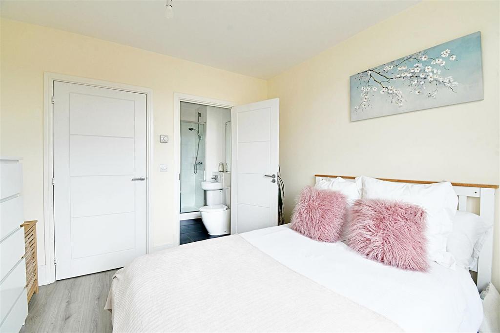 Bedroom 1 2.jpg
