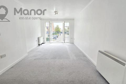 2 bedroom flat to rent, Queensberry Place, Manor Park, E12 6UN