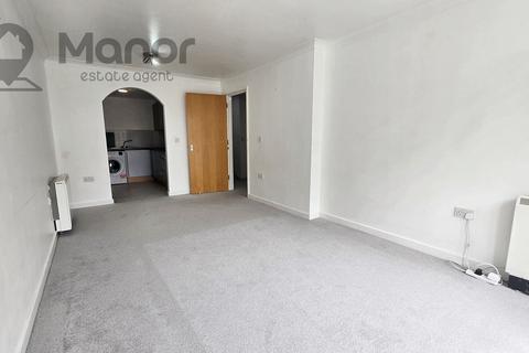 2 bedroom flat to rent, Queensberry Place, Manor Park, E12 6UN