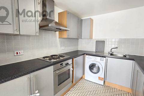 2 bedroom flat to rent, Queensberry Place, Manor Park, E12 6UN